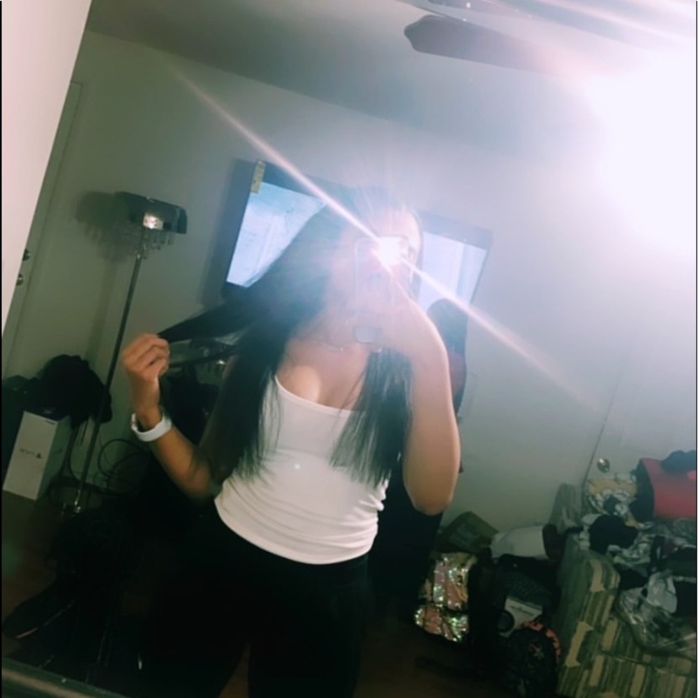 Meet your Posher, Kira